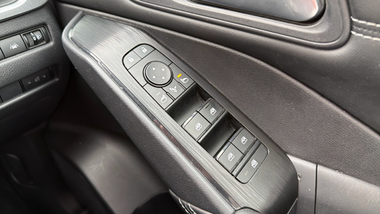 Nissan Qashqai 1.3 DiG-T MH Acenta Premium 5dr Petrol Hatchback